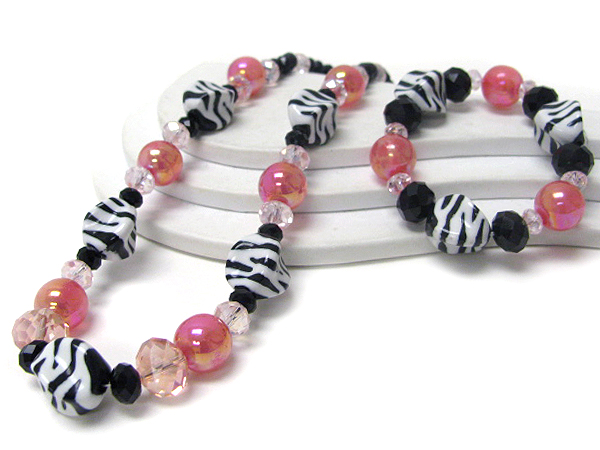 Animal print bead and pearl link necklace and bracelet set