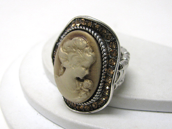 Crystal and cameo deco stretch ring