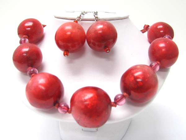 Chunky resing and beads ball necklace earring set