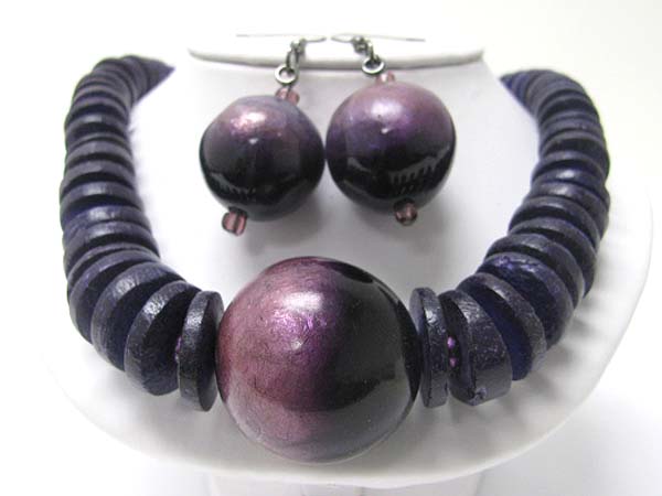 Chunky round resin ball and wood butteon link necklace earring set