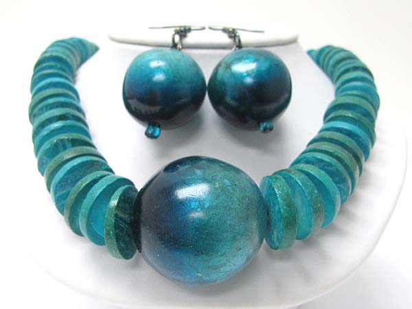 Chunky round resin ball and wood butteon link necklace earring set