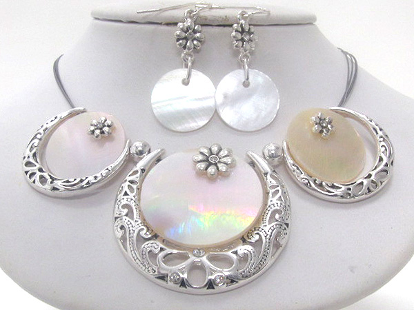 Mother of pearl round diskand half moon style metal wired chain necklace earring set