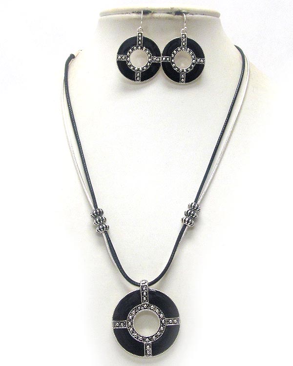 Metal filigree and epoxy deco donut pendant necklace earring set