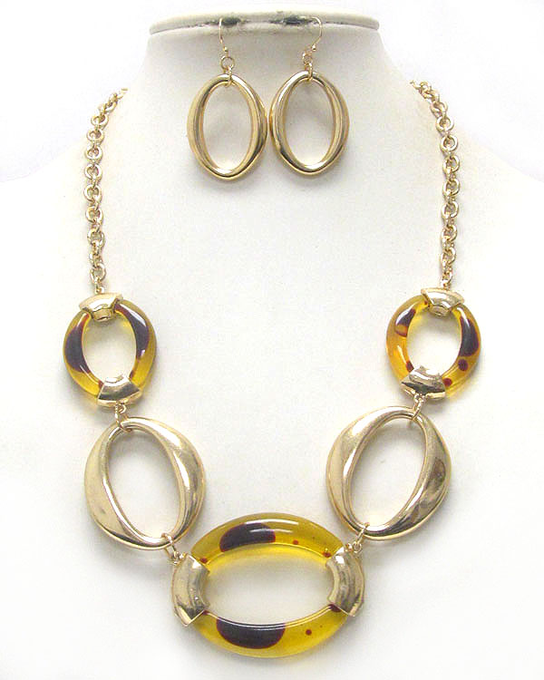 Multi acrylic ring link necklace earring set