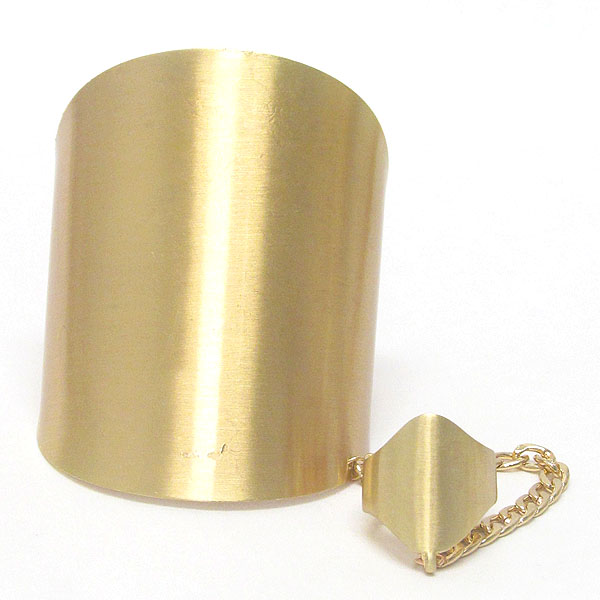 Wonder woman inspired plain metal wide bangle bracelet and ring set