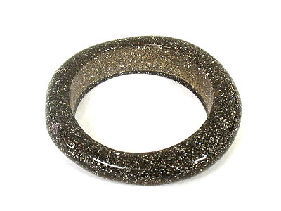 Glittering acrylic uneven bangle bracelet