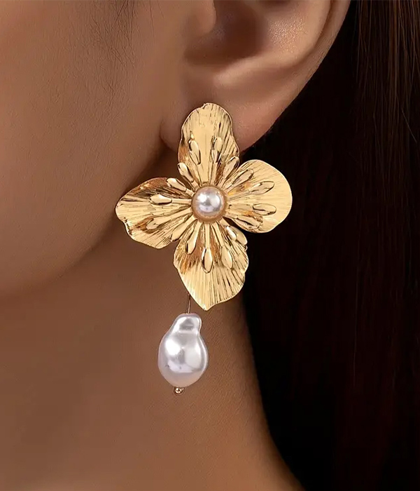 Flower pearl drop earring