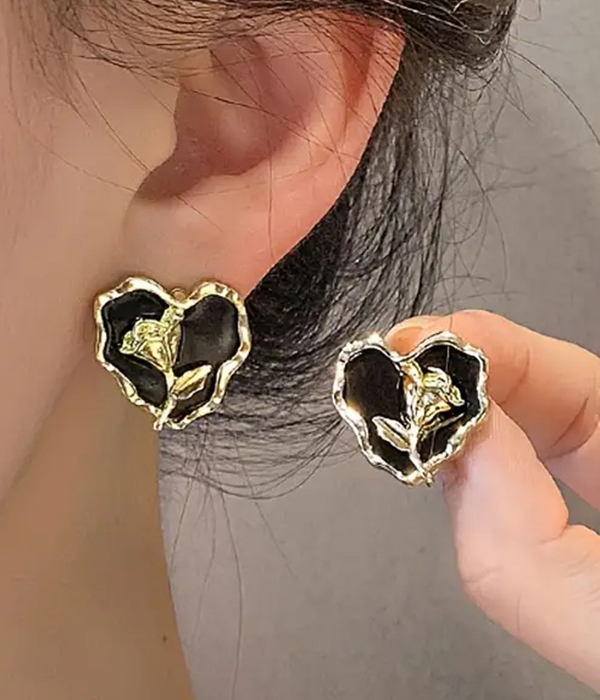 Tulip heart earring