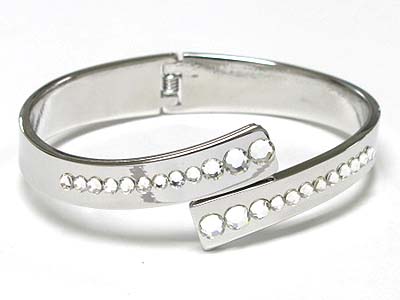 Crystal line wave metal hinge bangle