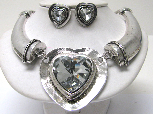 Massive style crystal accent heart pendant and curved metal half chocker necklace earring set