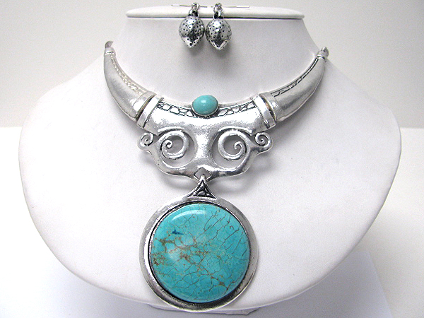 Large round turquoise pendant and metal half chocker necklace earring set