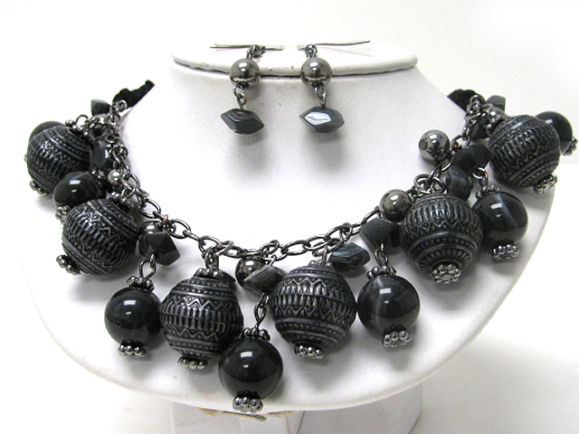 Detail textured metal ball and glasss stone ball dangle necklace earring set