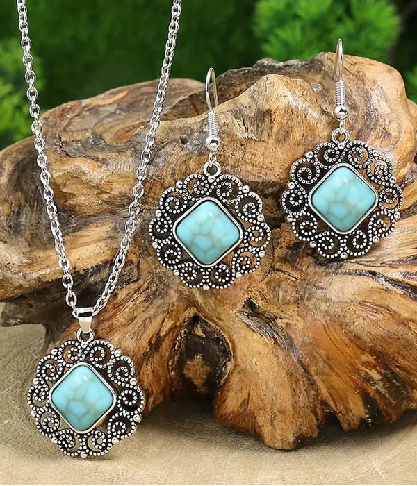 Turquoise center filigree pendant necklace and earring set