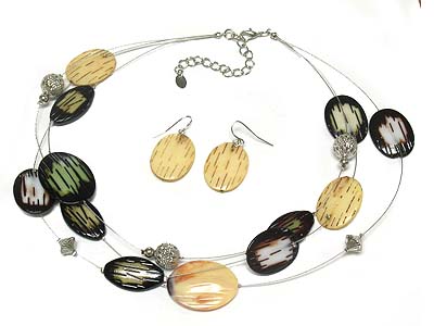 Colored  acrylic wood disk and casting metal ball triple strands necklace and earring set