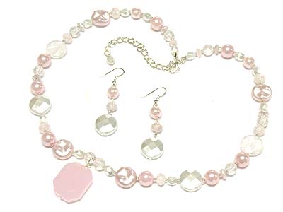 Square simulated stone pendant and fresh water pearl bead necklace and earring set 