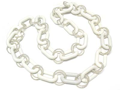 Large acryl nautical chain necklace 