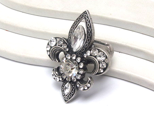 Crystal metal fleur de lis fashion stretch ring