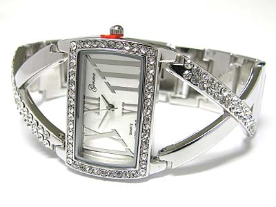 Crystal frame metal band watch