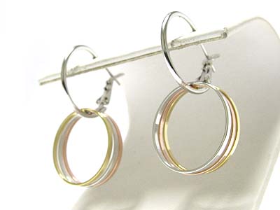 Triple metal round earring