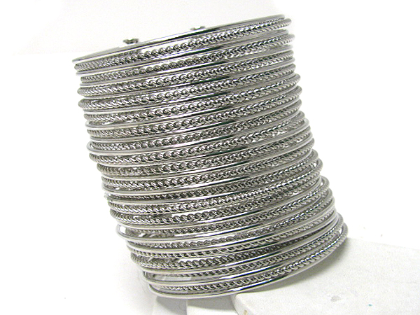 Multi row metal link cuff bangle