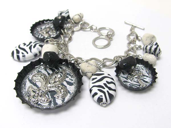 Bottle cap art fleur de lis charm bracelet