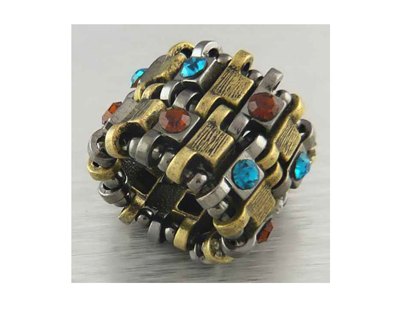 Multi crystal square and metal patern square with seed beads stretch ring