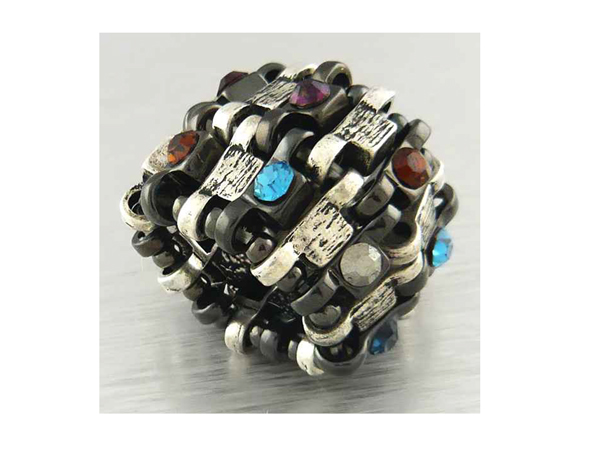 Multi crystal square and metal patern square with seed beads stretch ring