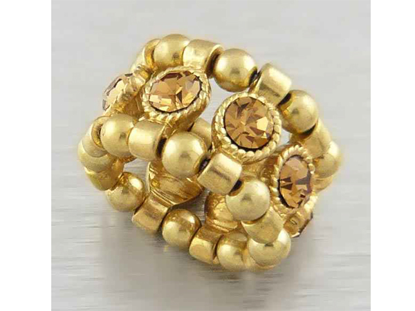 Multi crystal and metal balls and square patern stretch ring