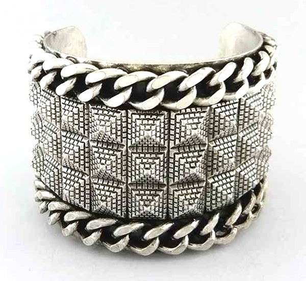 Multi metal fashion spikes and chain fashion hinge bangle