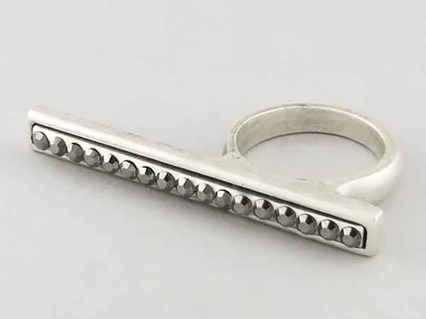 Crystal line long metal ring