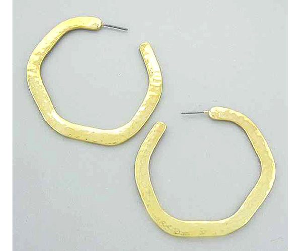 Metal fashion hammered round earring 