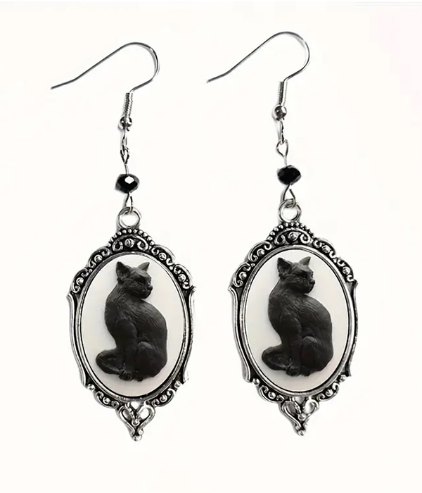 Vintage cat earring