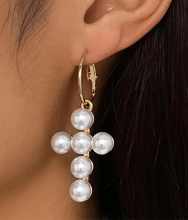 Pearl cross earring