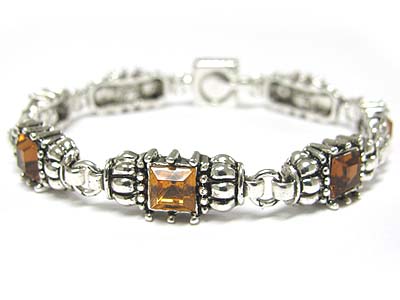 Stone and metal casting link magnetic clasp bracelet