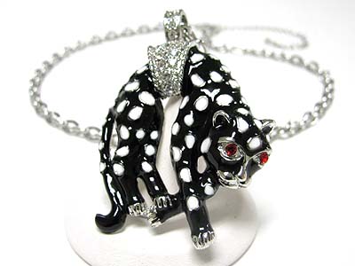 Crystal and enamel metal leopard pendant necklace