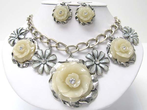 Crystal stud metal acrylic flower link necklace earring set