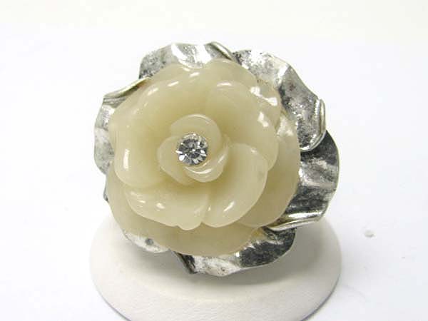 Crystal stud metal acrylic flower stretch ring