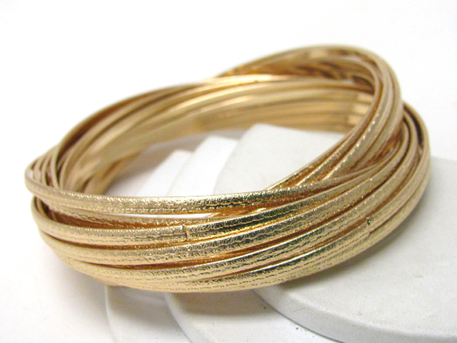 Multi metal interlink bangle set