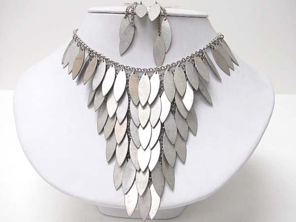 Metal scale bib style necklace earring set