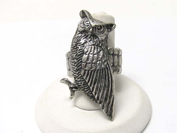 Burnish textured metal owl stretch ring