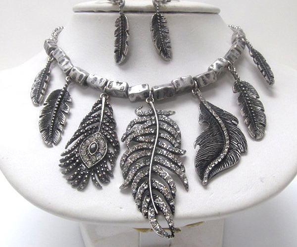 Crystal multi size metal leaf patern and multi hammered small square designer style patern necklace earring set