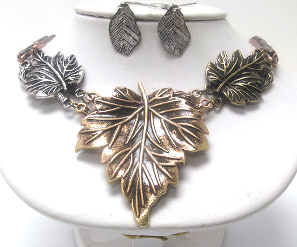 Three metal leaf shape and two metal bars chain necklace earring set