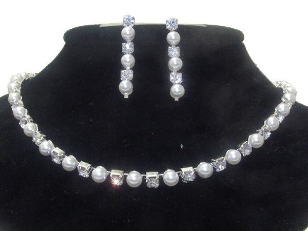 Multi crystal and multi pearl patern necklace earring set