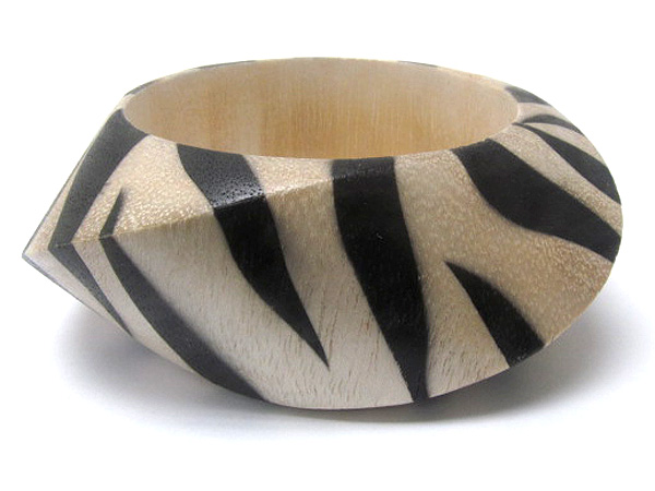 Wooden architectural snake skin print bangle