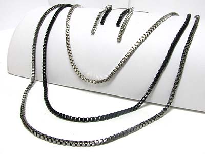 Triple strand metal box chain long necklace earring set