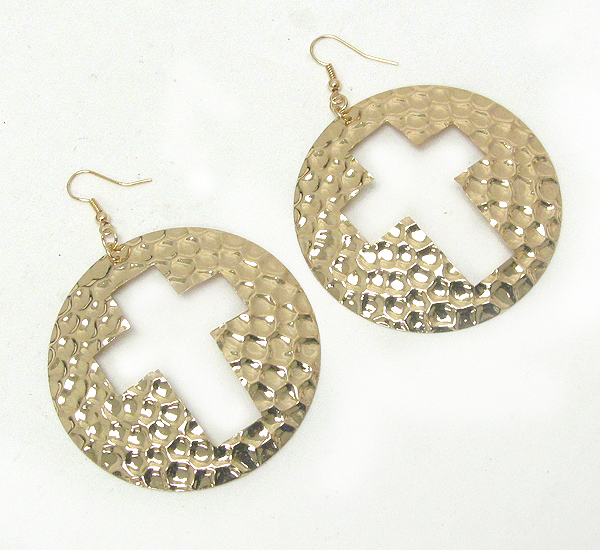 Textured puff disk and cross cut earring