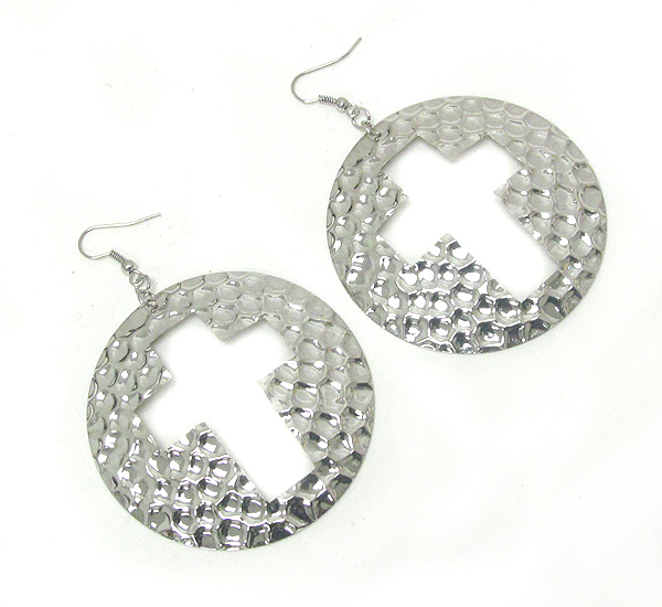 Textured puff disk and cross cut earring