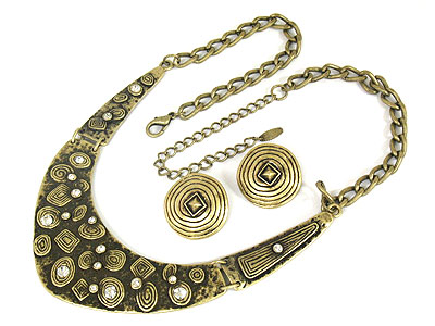 Antique style crystal and metal necklace set