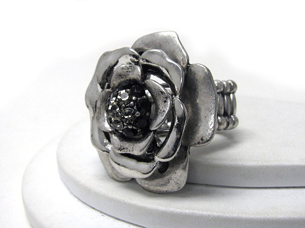 Crystal center metal rose stretch ring