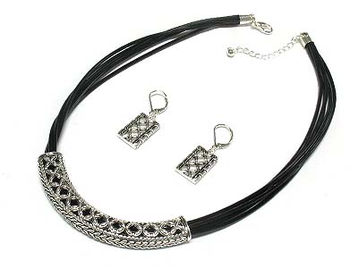 Casting metal deco multi cords necklace and earring set 